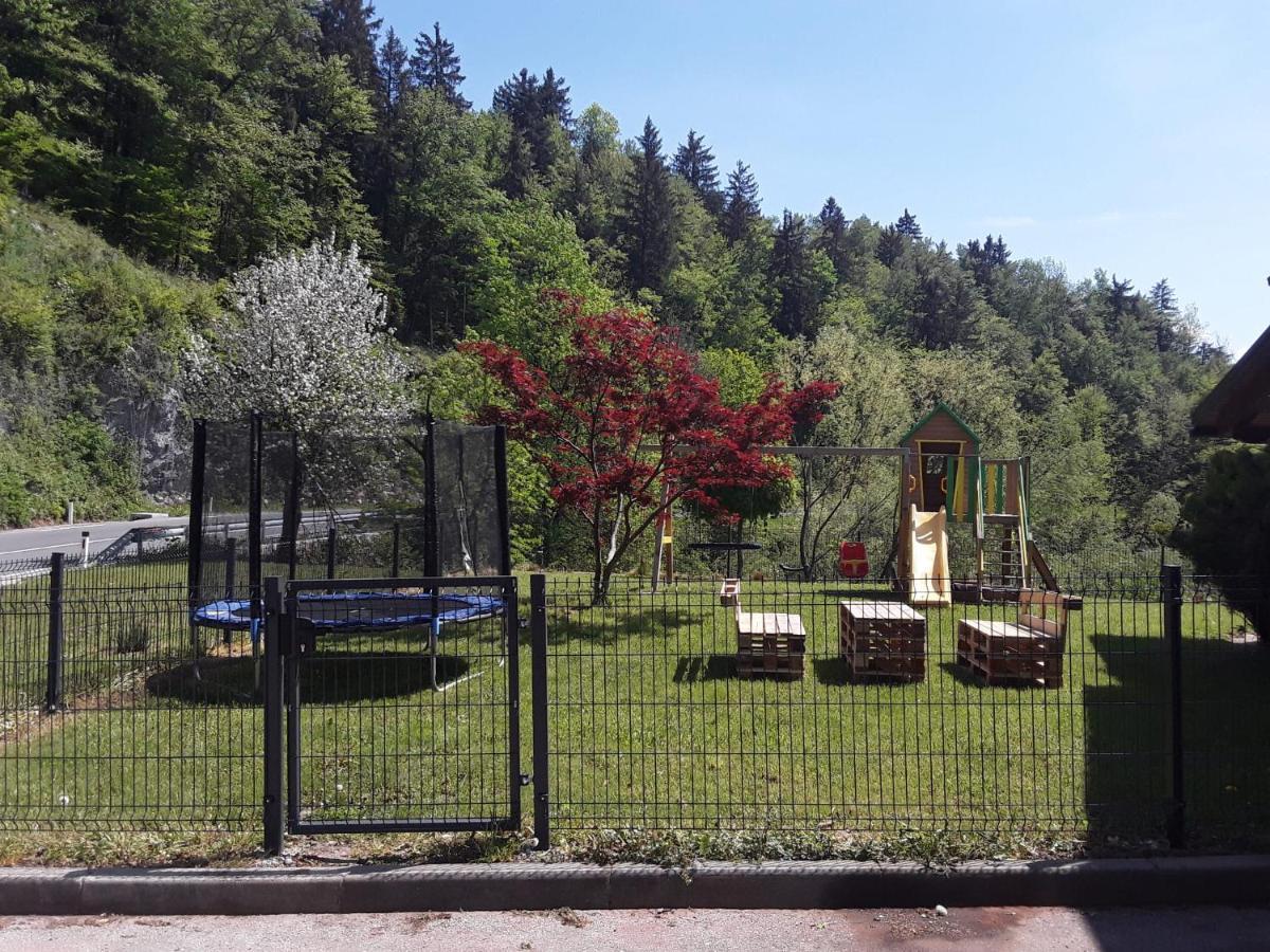 Apartmaji Tisa In Zana Rovte Exterior photo