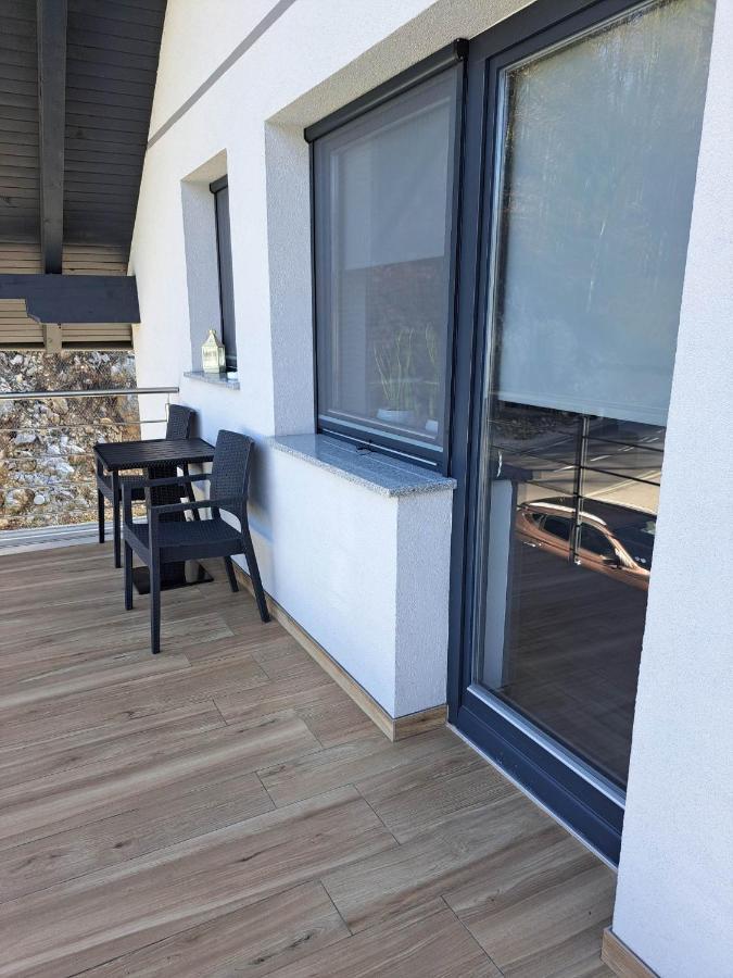 Apartmaji Tisa In Zana Rovte Exterior photo