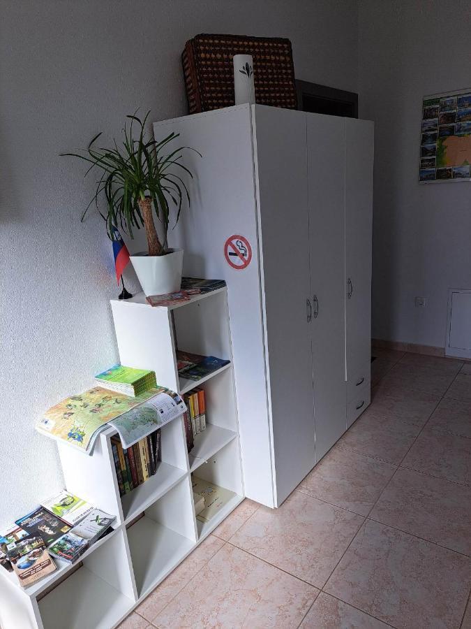 Apartmaji Tisa In Zana Rovte Exterior photo
